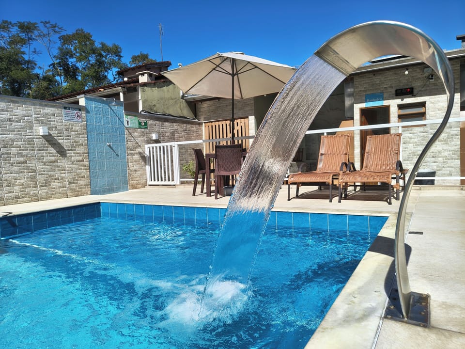 Pool waterfall