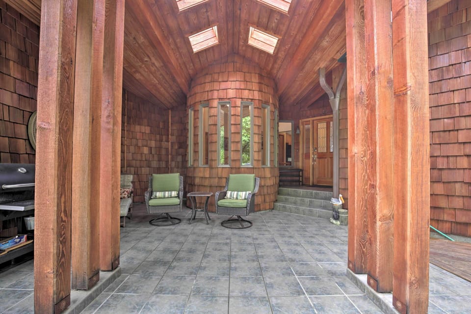 Private Patio | Grill | Seating