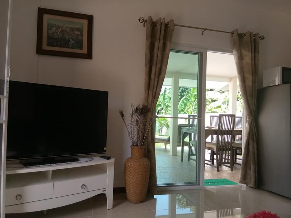 2-Bedroom Villa with Private Pool | Living area | Flat-screen TV