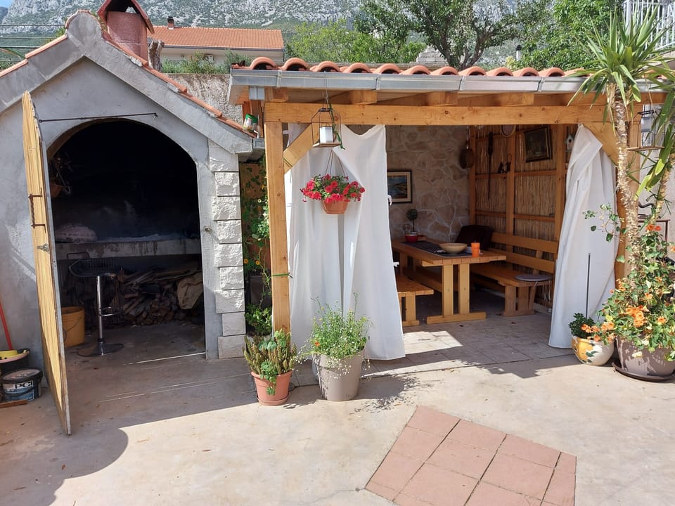 Outside barbecue