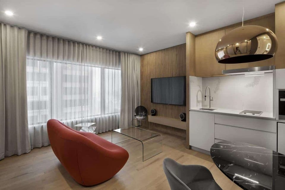 Signature Studio Suite | Egyptian cotton sheets, premium bedding, down comforters, pillowtop beds