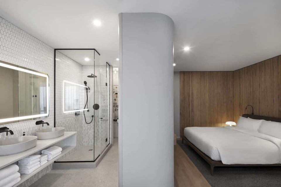 Executive Studio Suite | Egyptian cotton sheets, premium bedding, down comforters, pillowtop beds