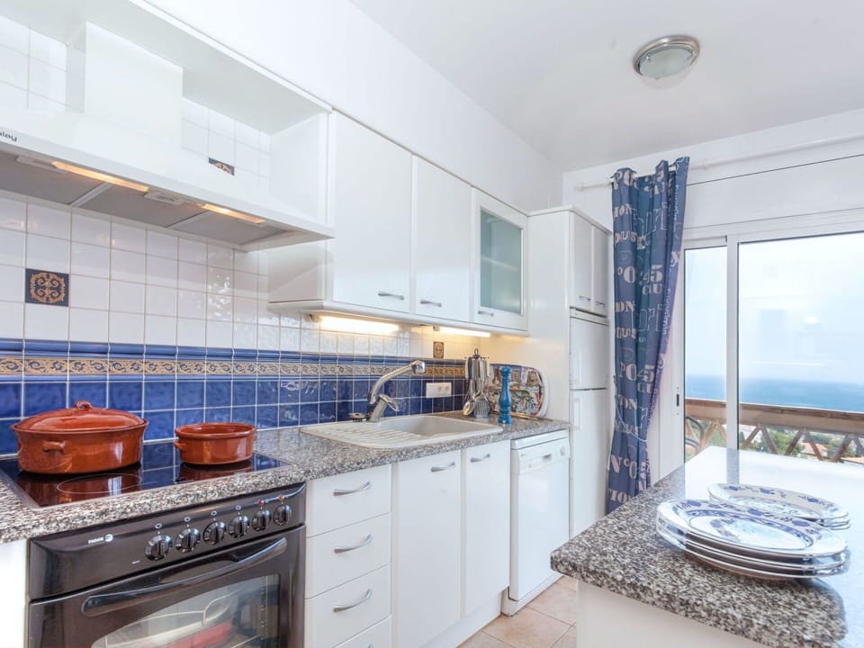 Property, Room, Blue, Interior Design, Real Estate, Furniture, House, Building, Cabinetry, Kitchen