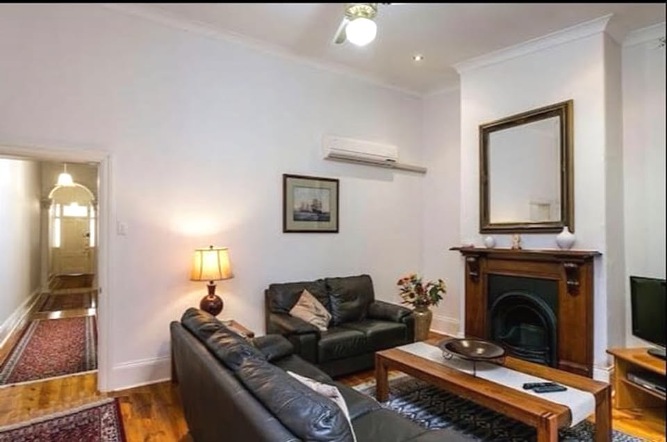 House, 3 Bedrooms | Living area | Flat-screen TV, fireplace