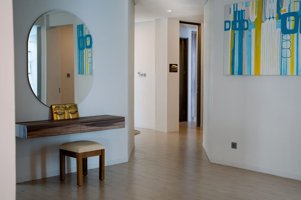 Three Bedroom Penthouse Ocean View | Minibar, in-room safe, desk, blackout drapes