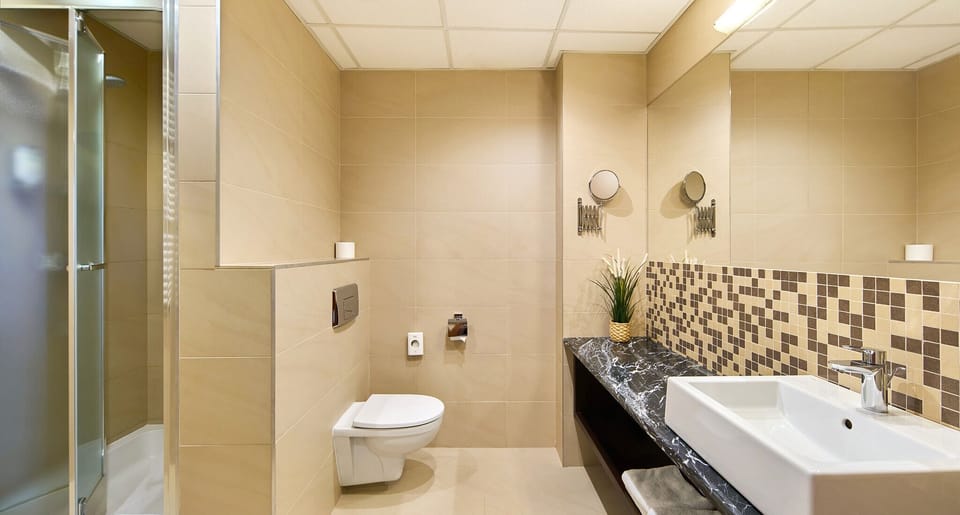 Free toiletries, hair dryer, towels