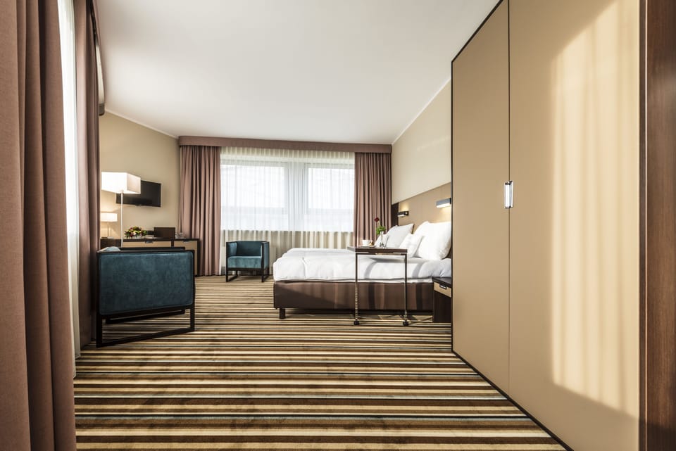 Single Room | In-room safe, desk, iron/ironing board (on request)