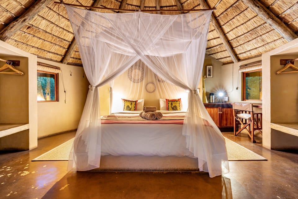 Economy Double Room (Hut 6 - Eco Hut ) | Desk, individually decorated, individually furnished, bed sheets