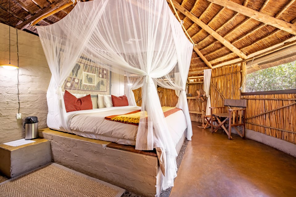 Economy Double Room | Desk, individually decorated, individually furnished, bed sheets