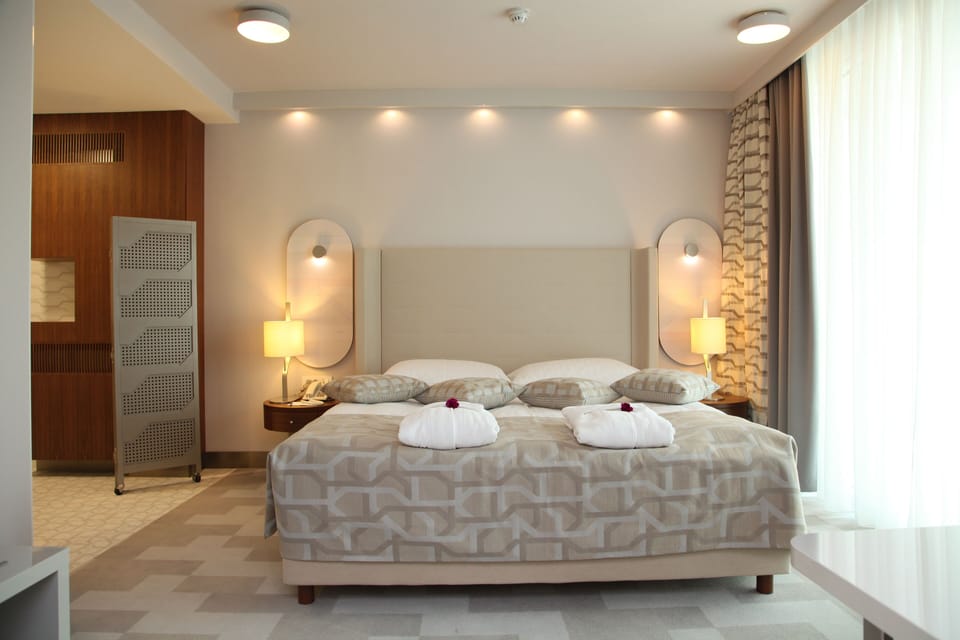Standard Studio Suite | In-room safe, desk, soundproofing, cribs/infant beds