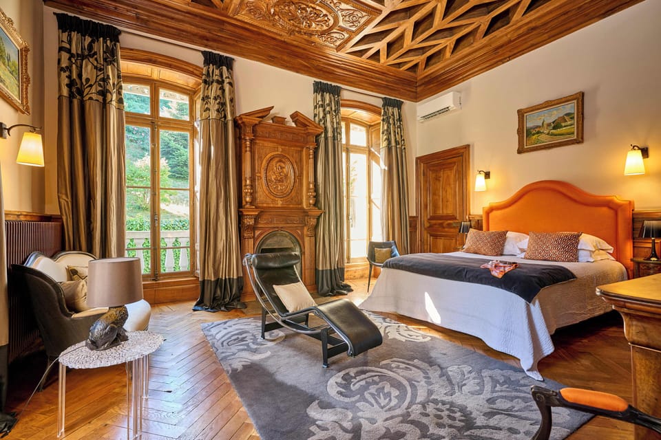 Suite (Marie-Antoinette) | Premium bedding, minibar, rollaway beds, free WiFi