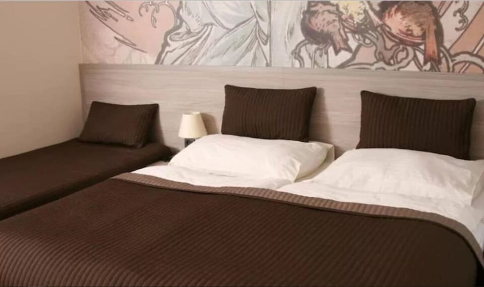 In-room safe, cribs/infant beds, free WiFi