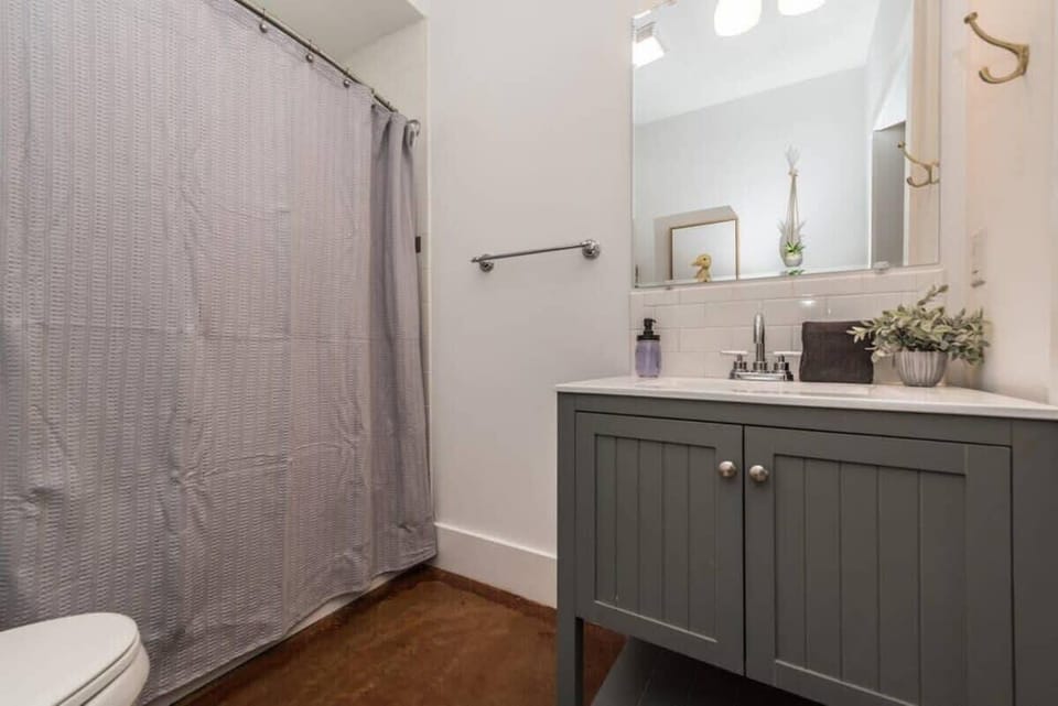 Full Renovated Bathroom