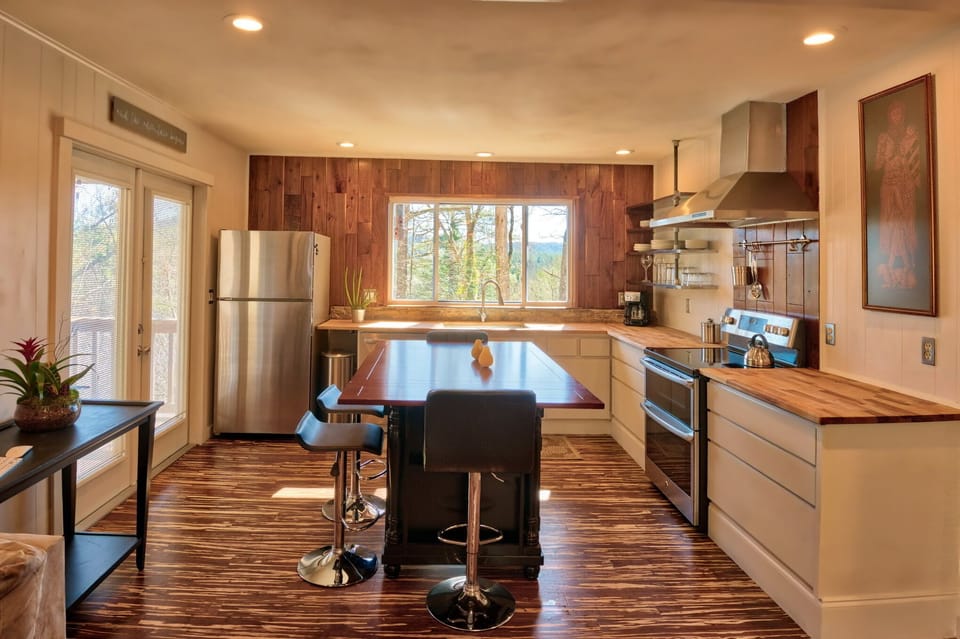 Eat in kitchen main level