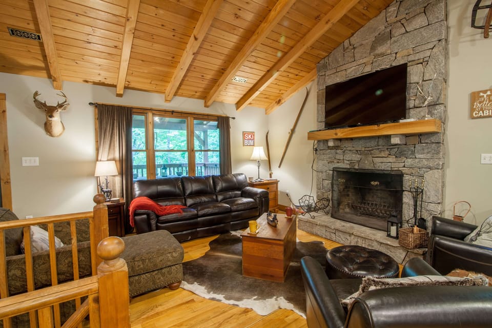 Great Room with Fireplace and HDTV on Upper Level