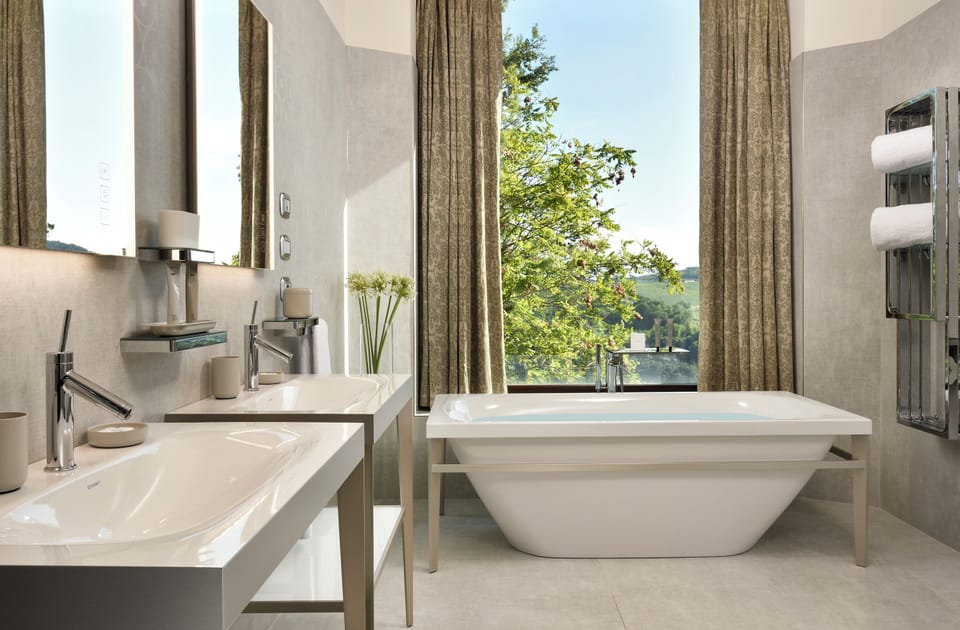 Junior Double or Twin Room | Bathroom | Designer toiletries, hair dryer, bathrobes, slippers