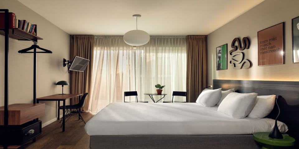 Premium bedding, pillowtop beds, in-room safe, desk