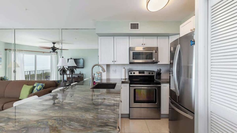 Fully Equipped Kitchen with Stainless Steel Appliances 