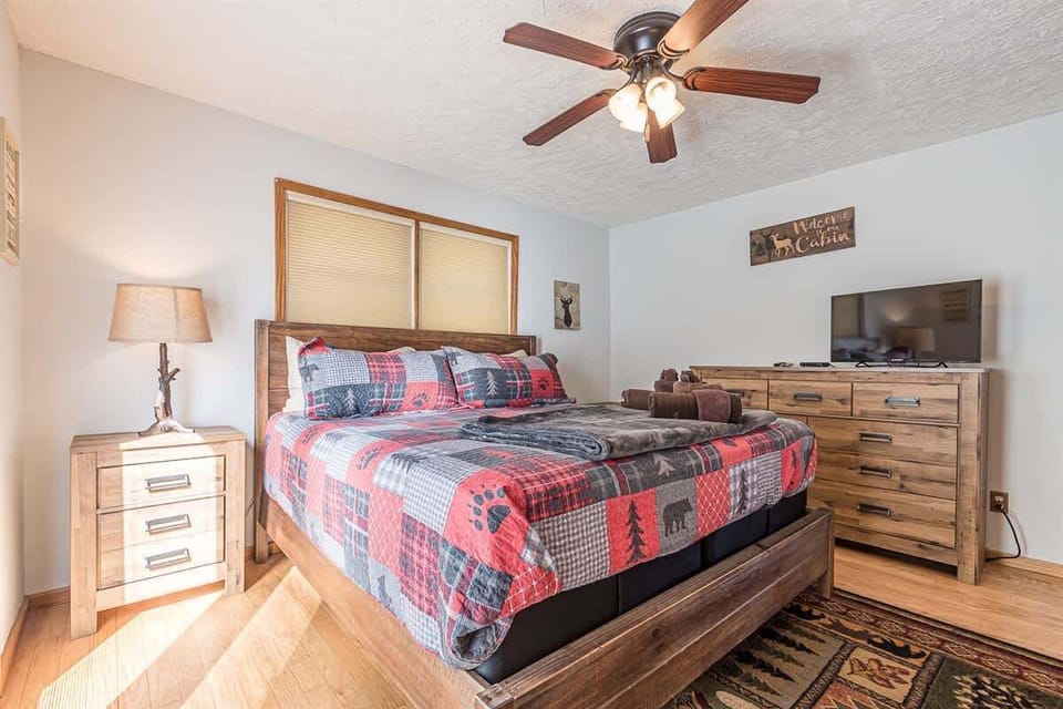 Another angle showcasing the warm cabin atmosphere.