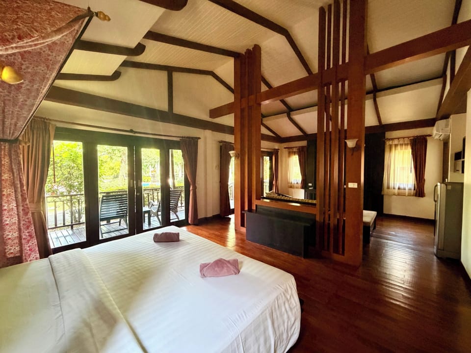 Premier Villa, 1 King Bed, Terrace, Mountain View | Desk, blackout drapes, iron/ironing board (on request), WiFi (free)