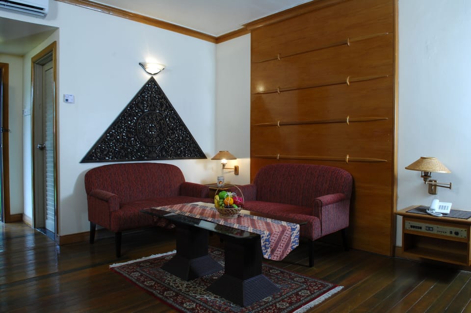 Suite | Minibar, desk, free WiFi