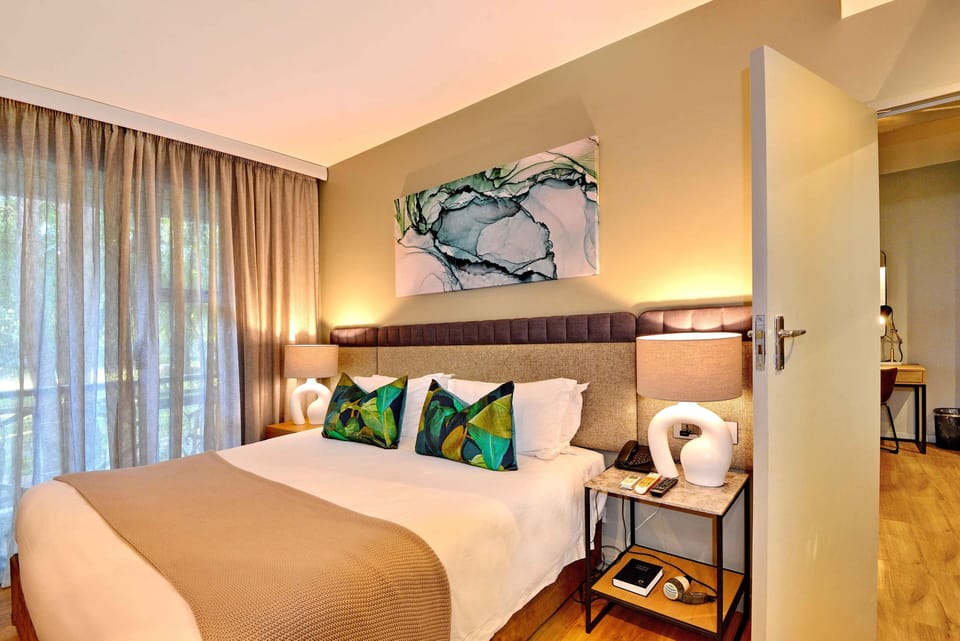 Superior Suite, 1 Double Bed, Ensuite, Garden View | Minibar, in-room safe, desk, iron/ironing board