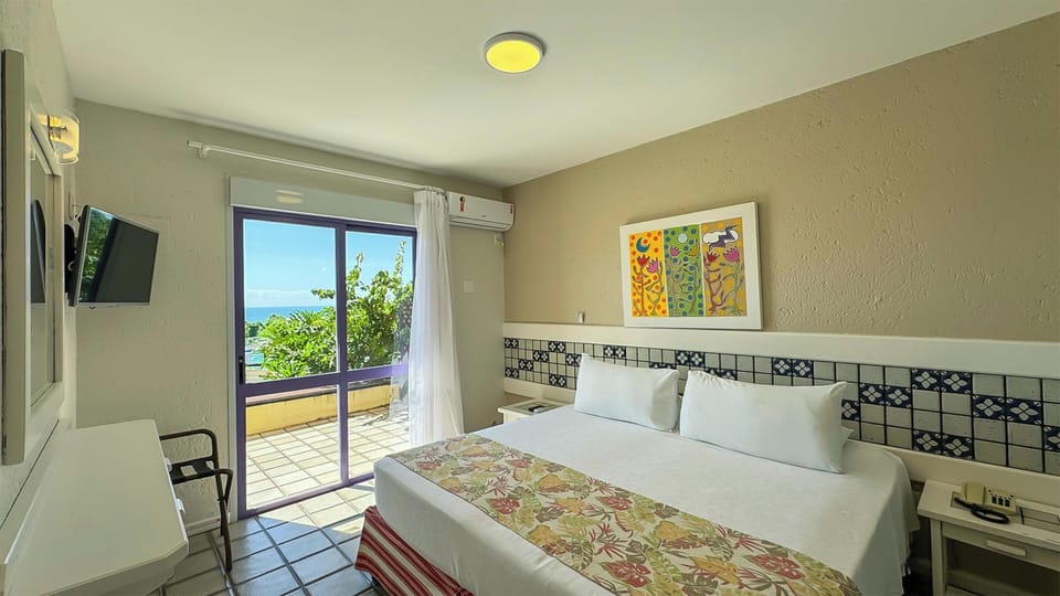 Free minibar items, in-room safe, free WiFi, bed sheets
