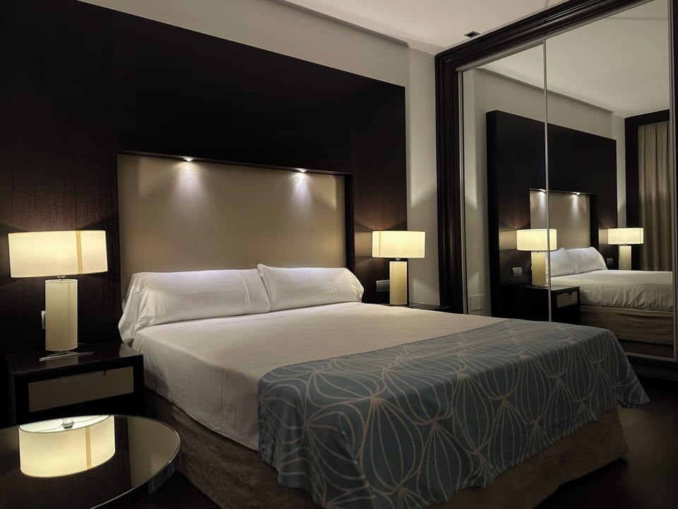 Minibar, in-room safe, desk, soundproofing