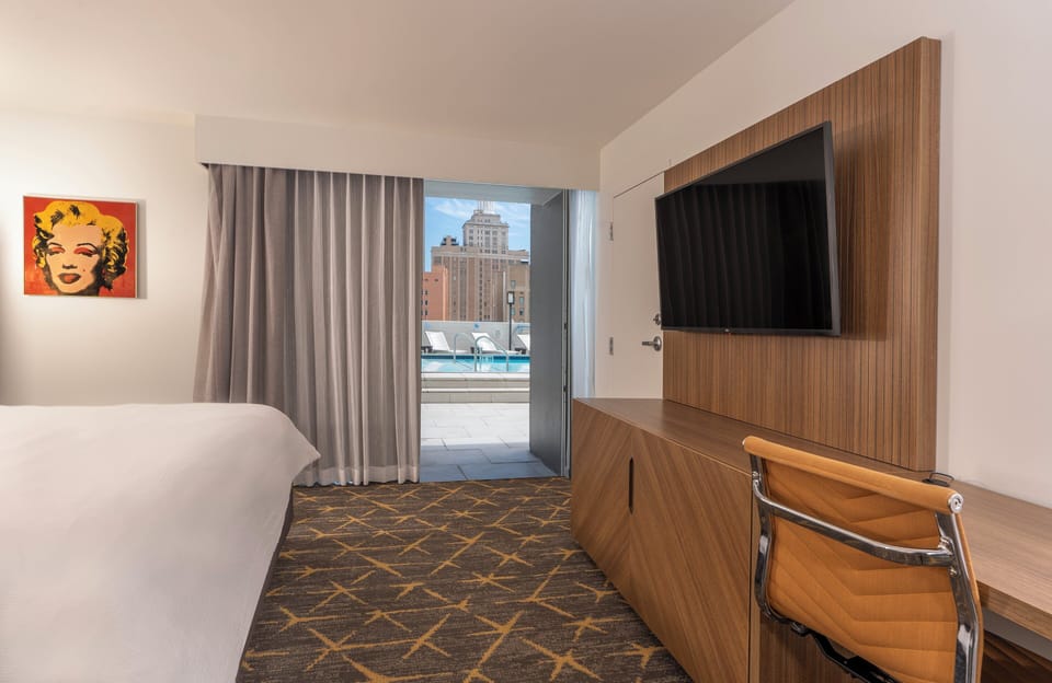 Premium bedding, in-room safe, desk, laptop workspace