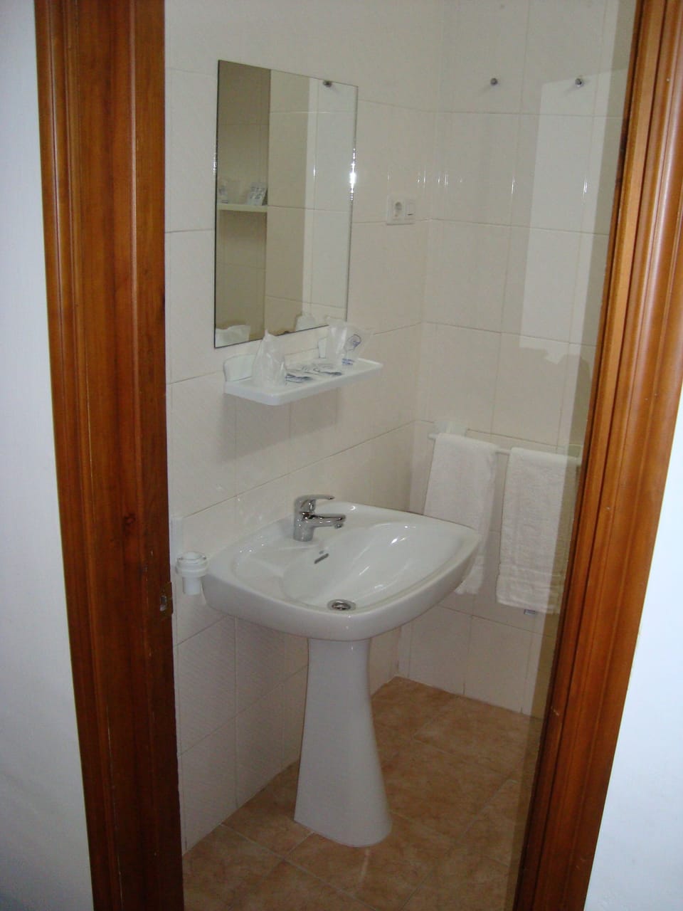 Triple Room | Bathroom | Bathtub, free toiletries, towels