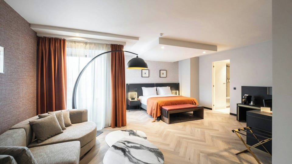 Minibar, in-room safe, desk, blackout drapes