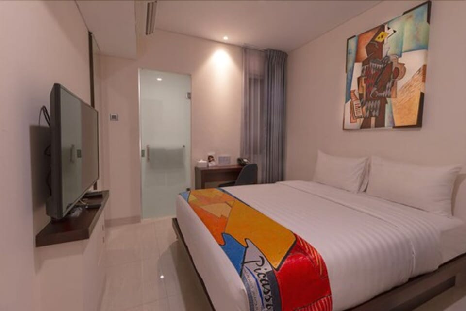 Standard Room | Minibar, in-room safe, desk, free WiFi