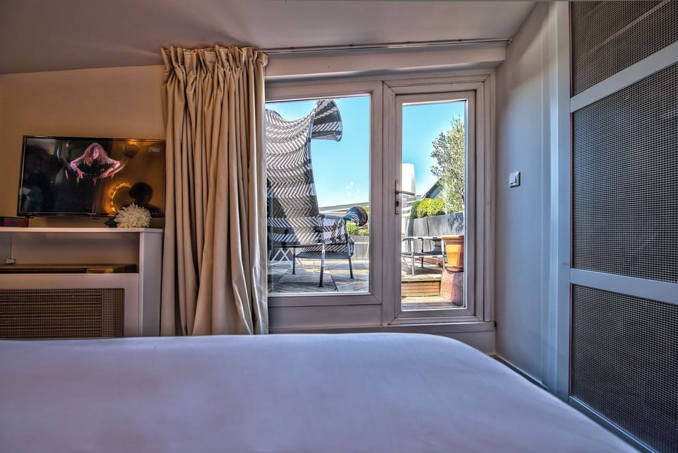 Double Room, Terrace | Premium bedding, minibar, in-room safe, individually decorated