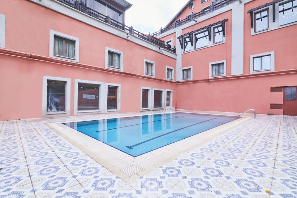 Seasonal outdoor pool