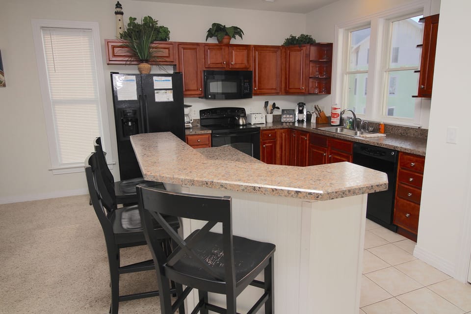 3 bedroom/2 bathroom premium condo | Private kitchen | Fridge, microwave, oven, dishwasher