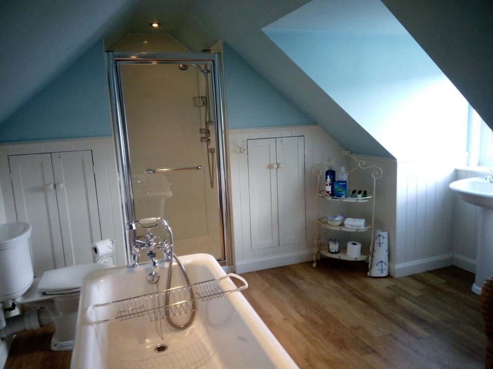 Luxury Double Room, Private Bathroom | Bathroom | Shower, designer toiletries, hair dryer, bathrobes