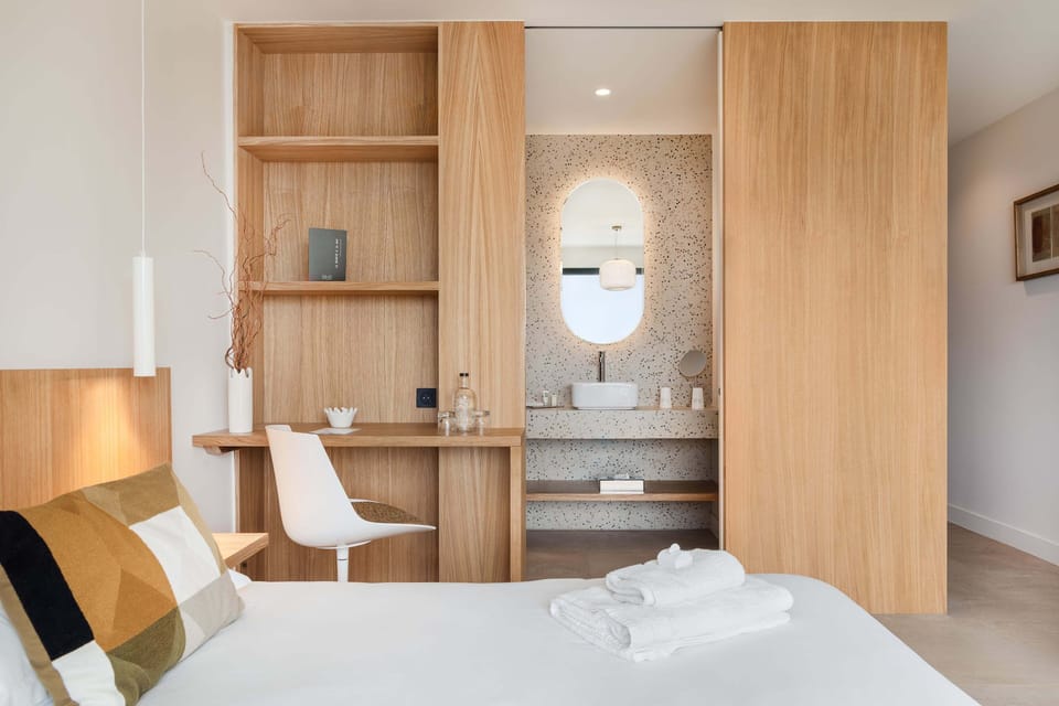 Superior Room, Balcony, Sea View | Bathroom | Free toiletries, hair dryer, towels, soap