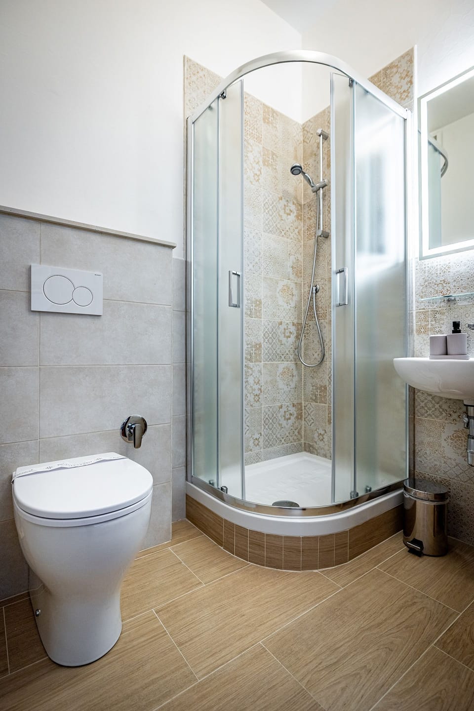 Double Room | Bathroom | Shower, hair dryer, towels