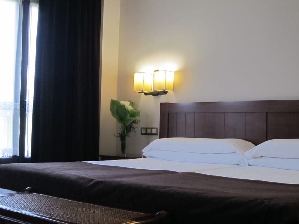 Minibar, in-room safe, free WiFi, bed sheets