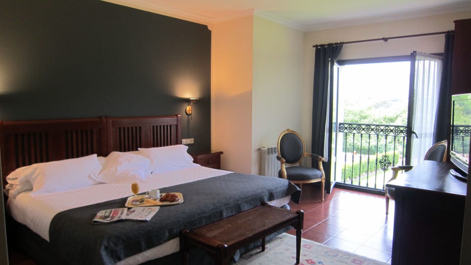 Minibar, in-room safe, free WiFi, bed sheets