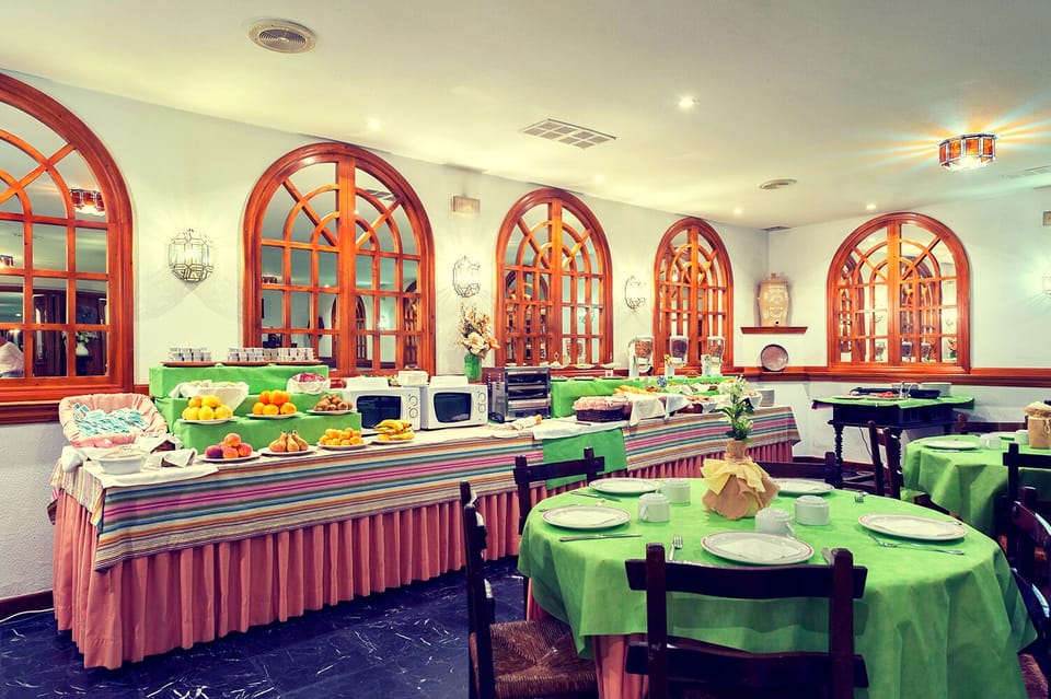 Daily buffet breakfast (EUR 13.9 per person)