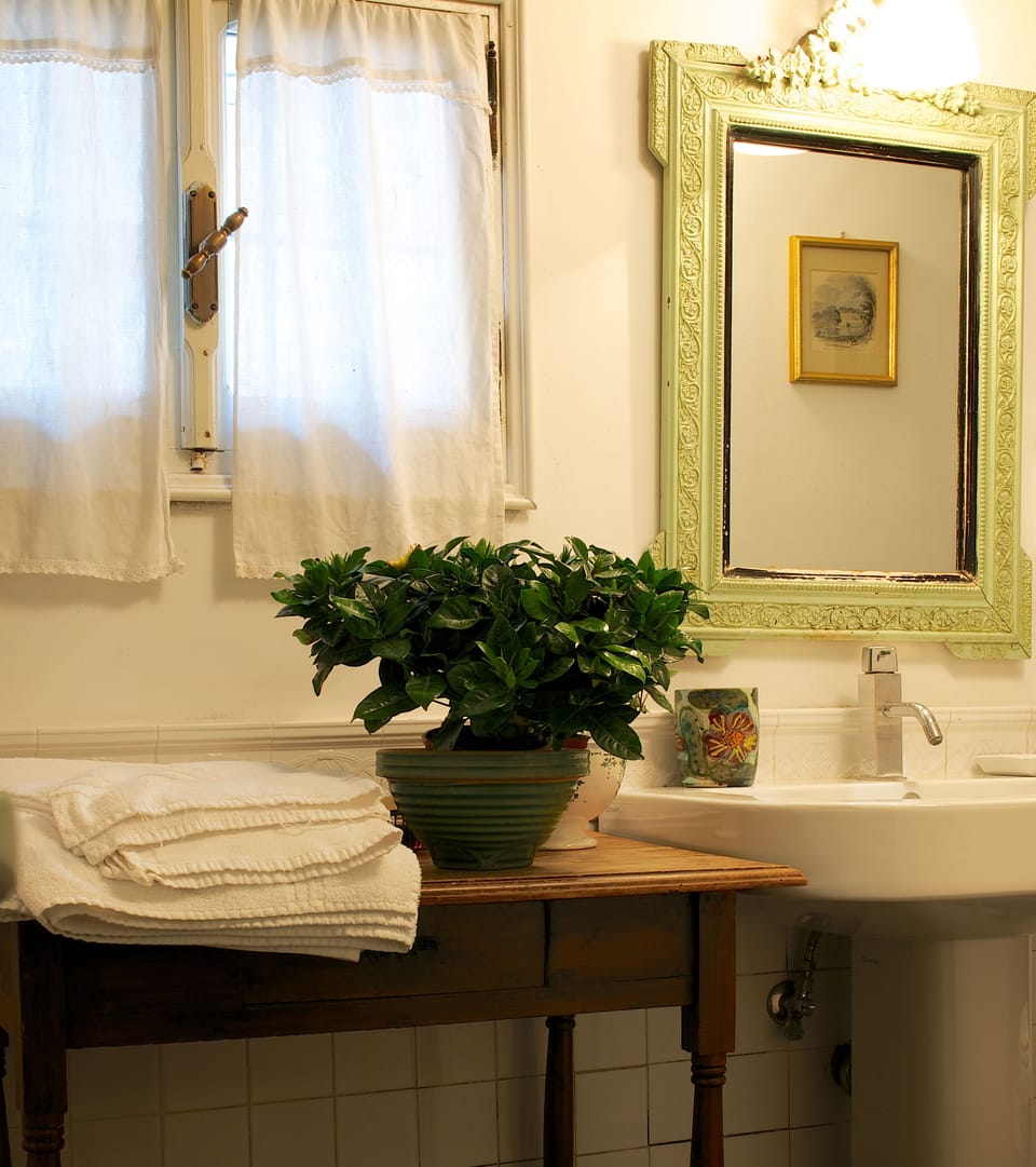 Double Room (extra bed) | Bathroom | Shower, hair dryer, towels