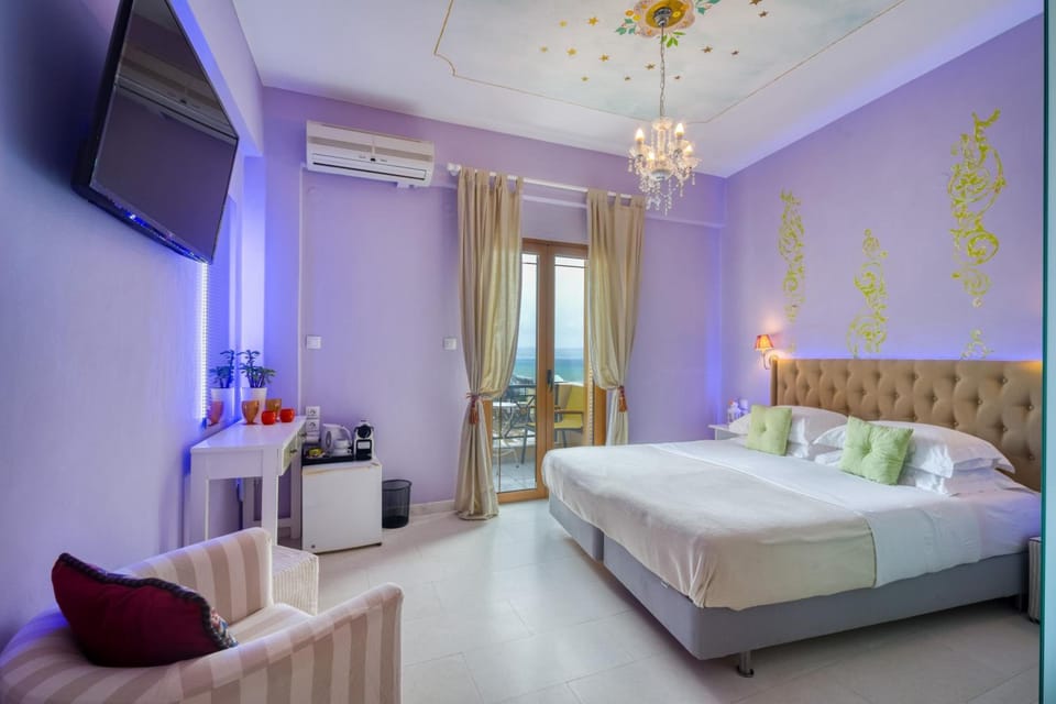 Egyptian cotton sheets, pillowtop beds, in-room safe, desk