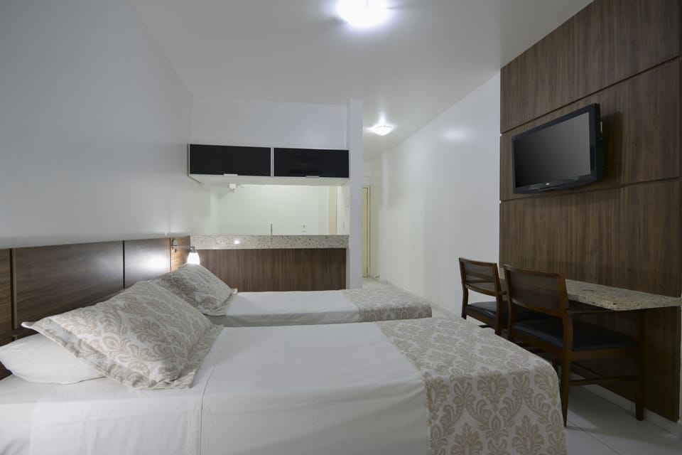 Studio | Minibar, in-room safe, desk, free cribs/infant beds
