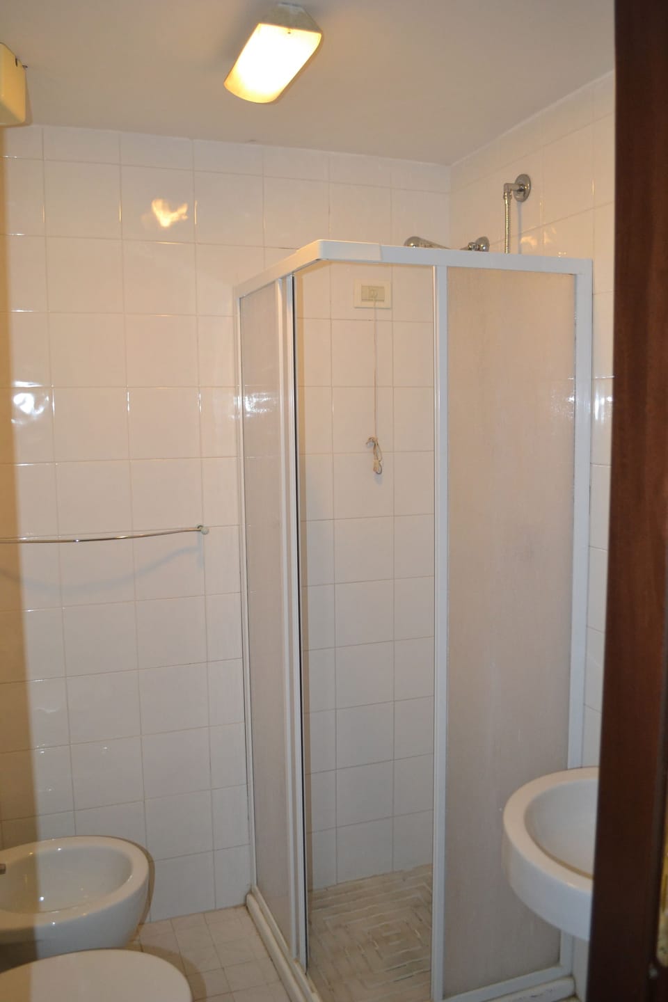 Shower, eco-friendly toiletries, hair dryer, bidet