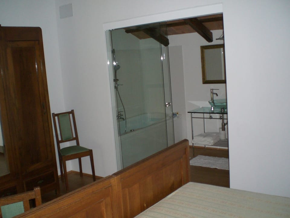 Standard Duplex, 1 Bedroom | Bathroom | Shower, free toiletries, bidet, towels