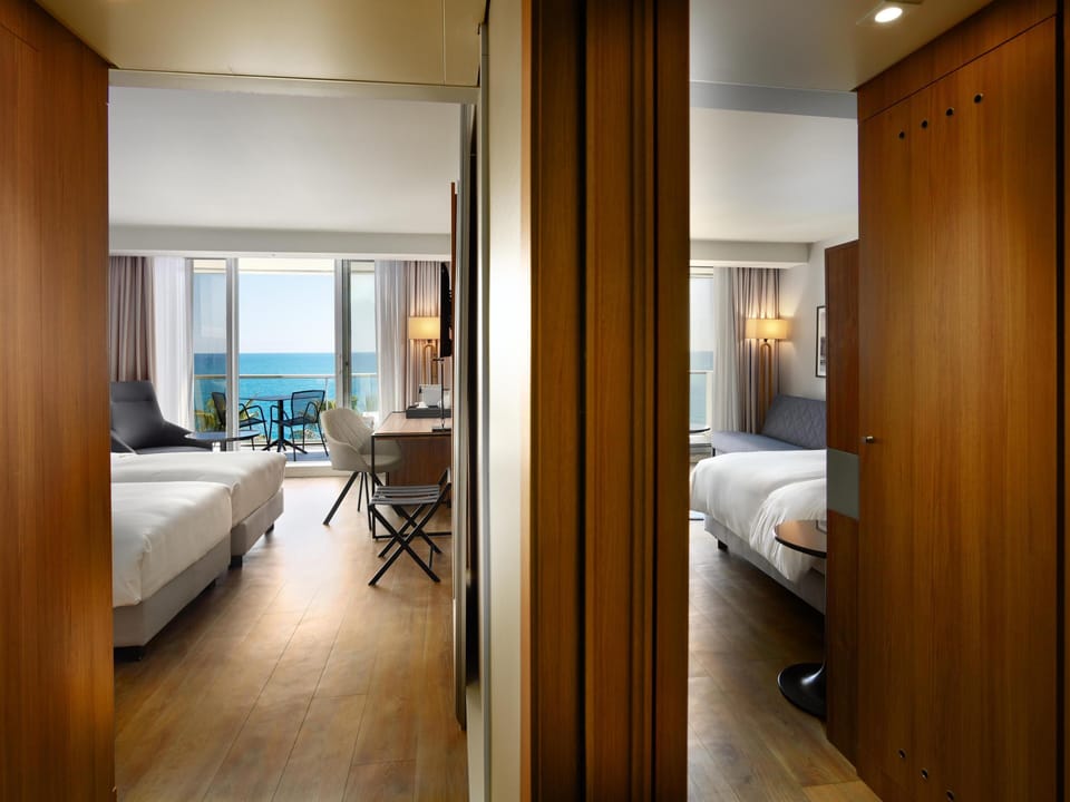 In-room safe, desk, laptop workspace, soundproofing