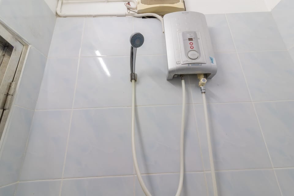 Shower, towels
