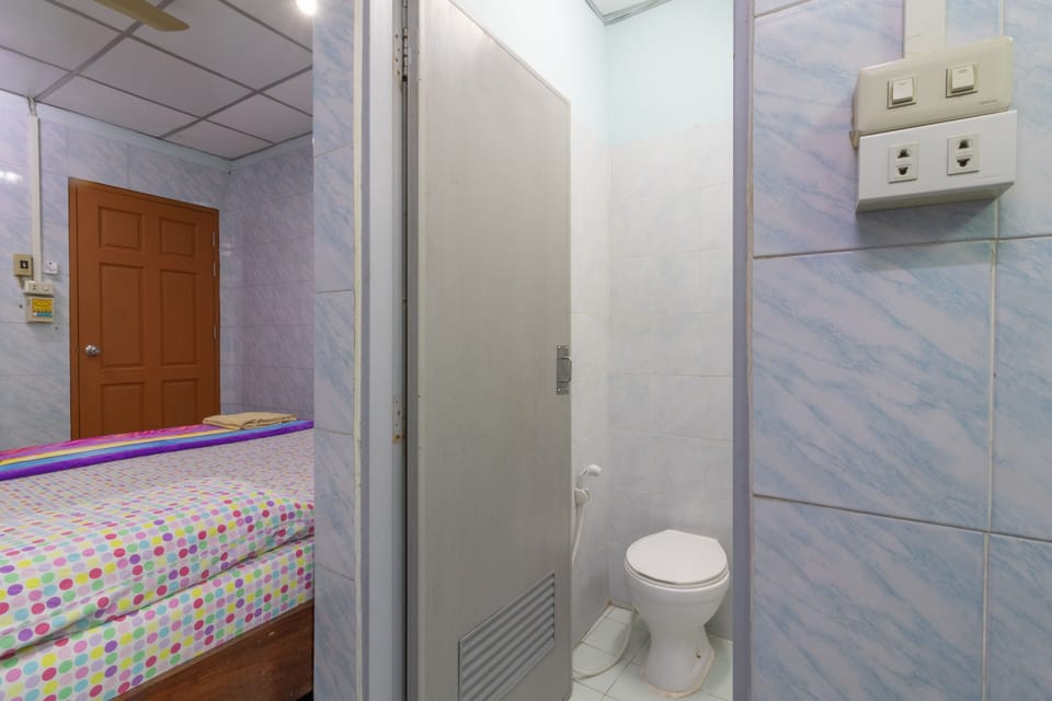 Double Room | Bathroom | Shower, towels