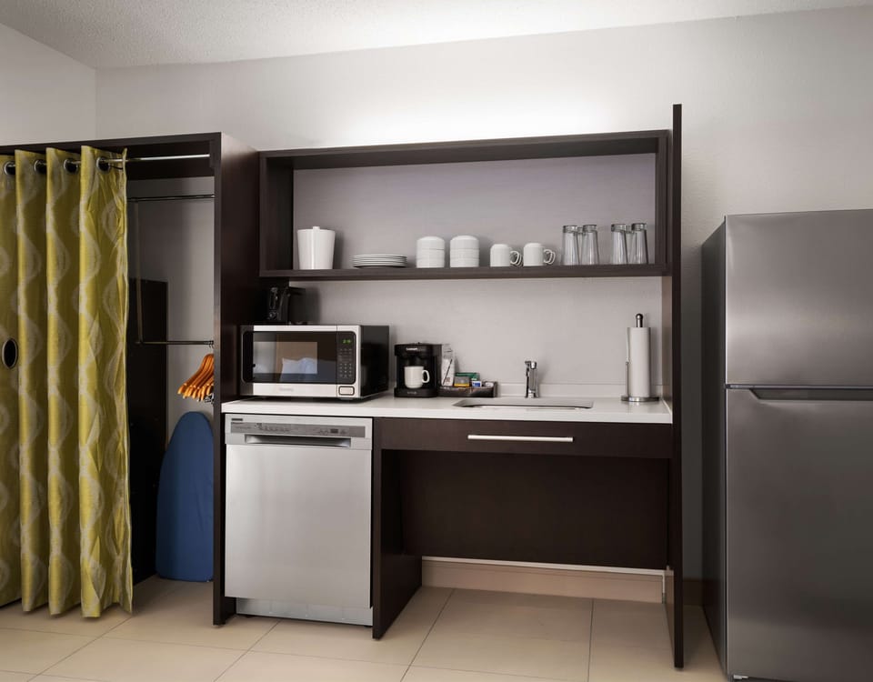 Fridge, microwave, coffee/tea maker